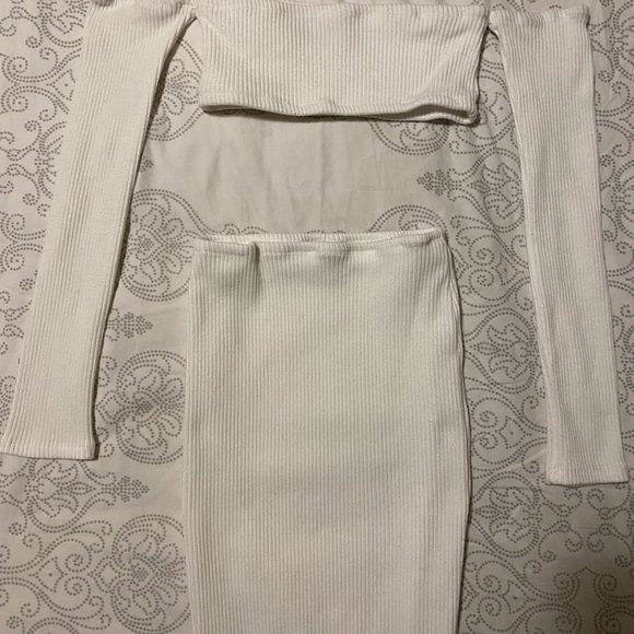 Baby Boo white sleeved two piece outfit in XS - Picture 2 of 3
